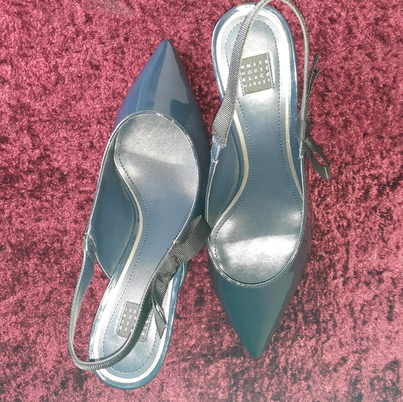 White House Black Market Navy Blue Heels - Picture 7 of 16